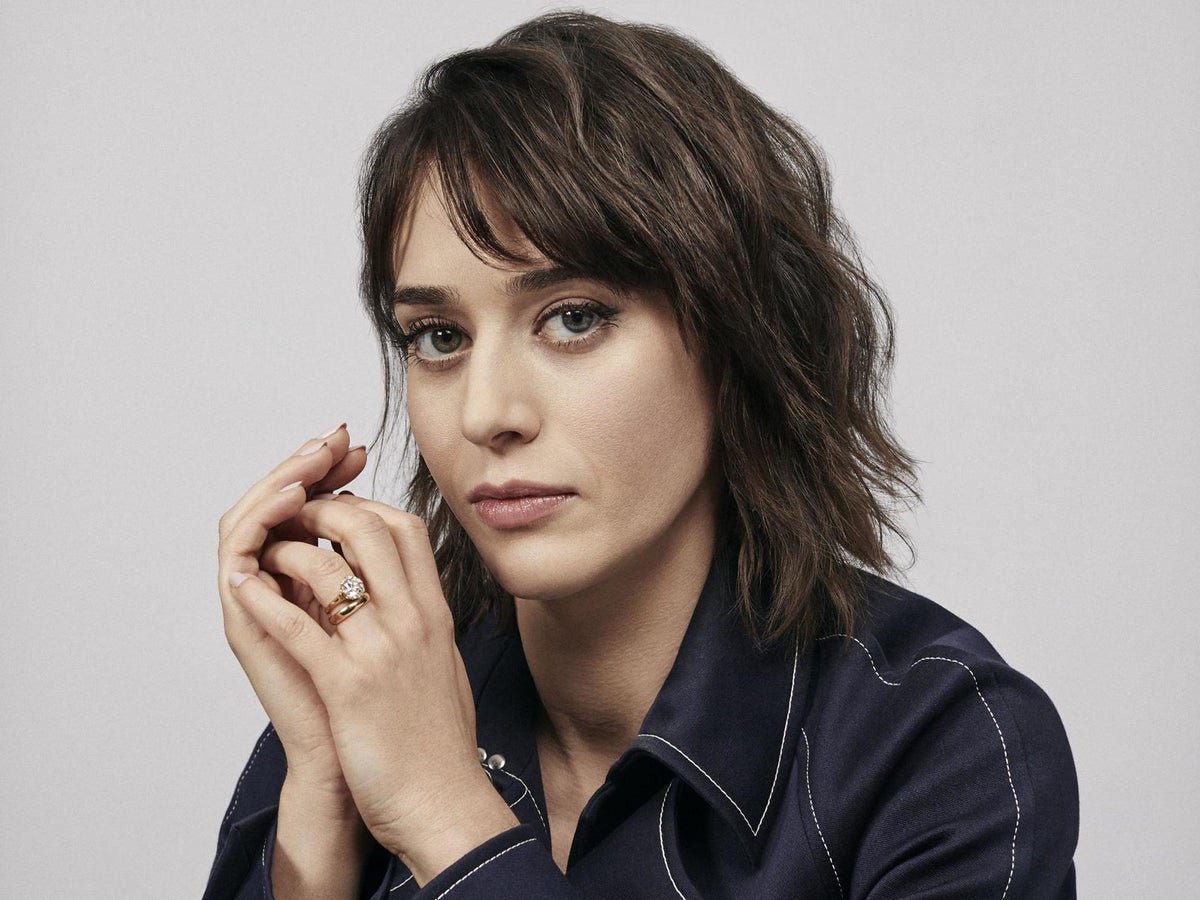 Truth Be Told Season 3 Release Date, Trailer - Is Truth Be Told Canceled? Truth Be Told Cast: Lizzy Caplan as Josie and Lanie