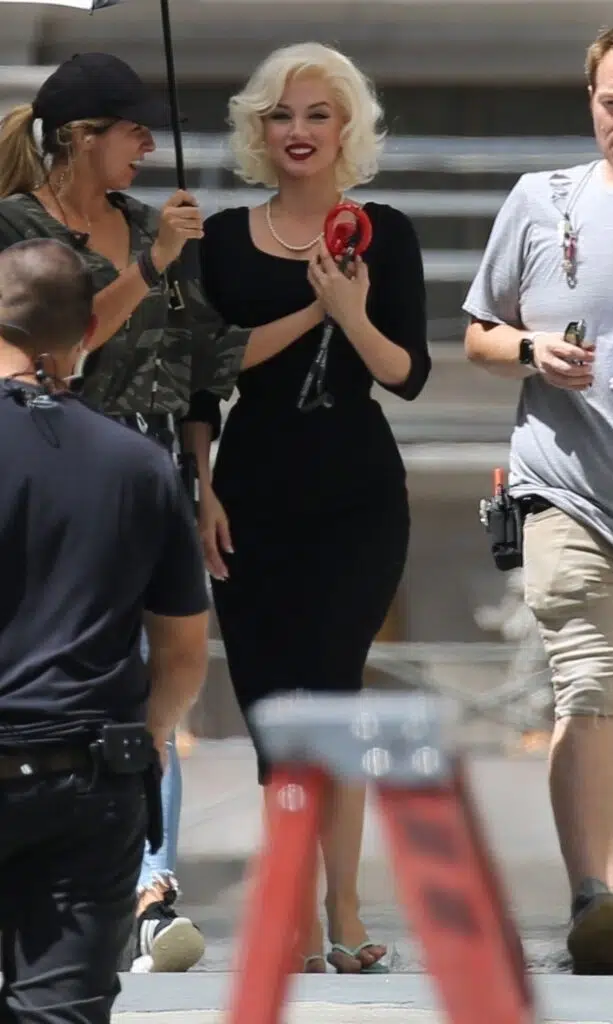 From Blonde set