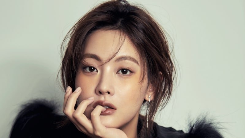 Cafe Minamdang Cast - Oh Yeon-seo as Han Jae-hee