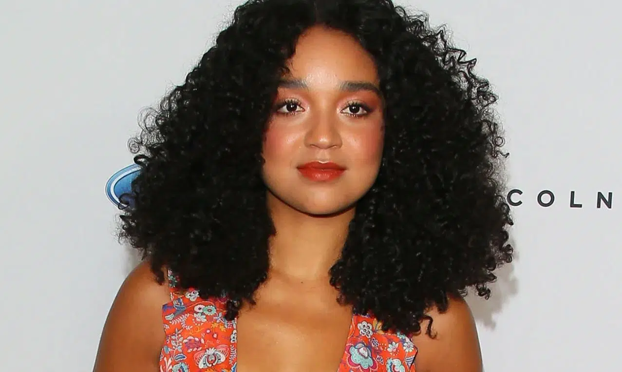 Aisha Dee - Look Both Ways