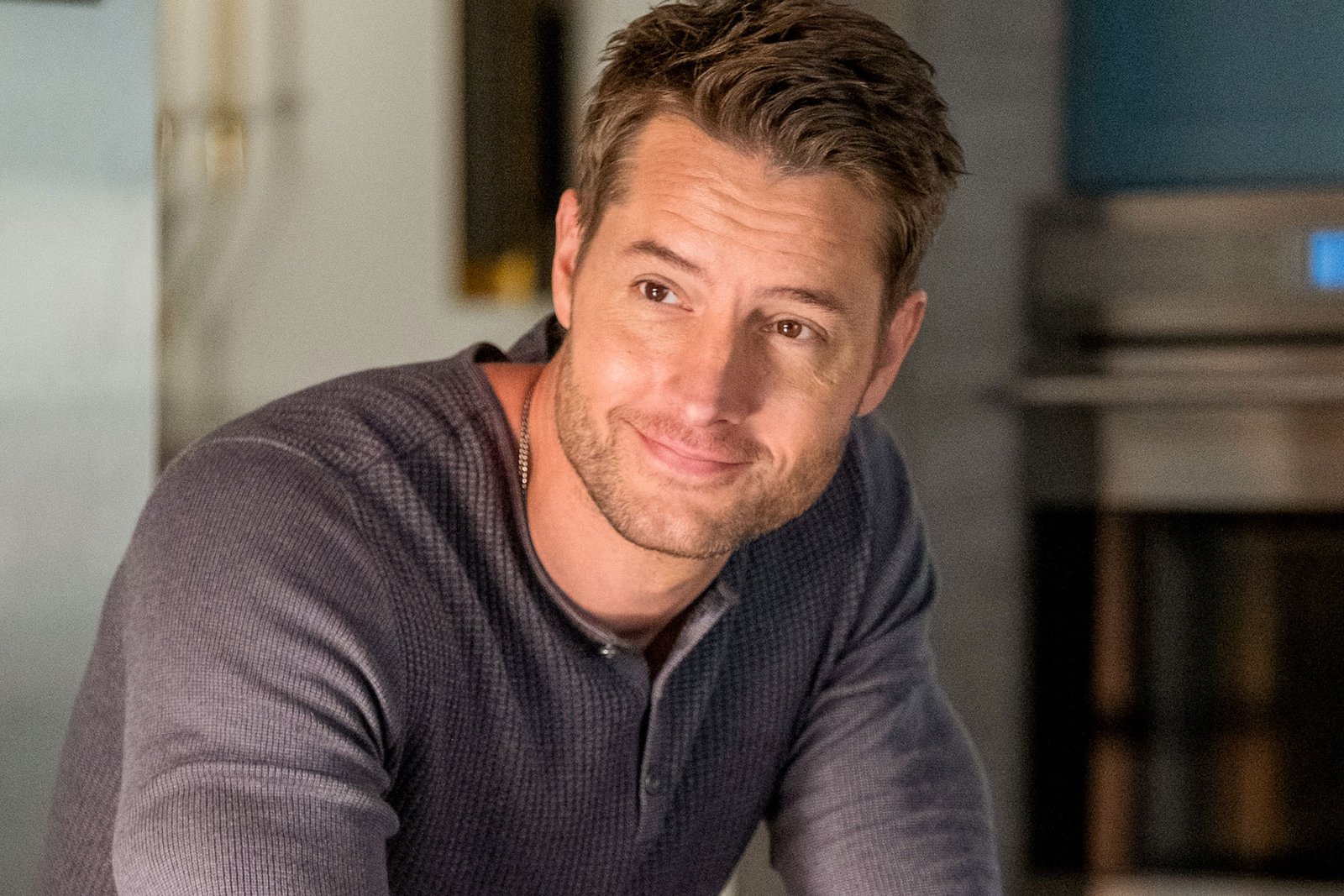 A Bad Moms Christmas Cast - Justin Hartley as Ty Swindle
